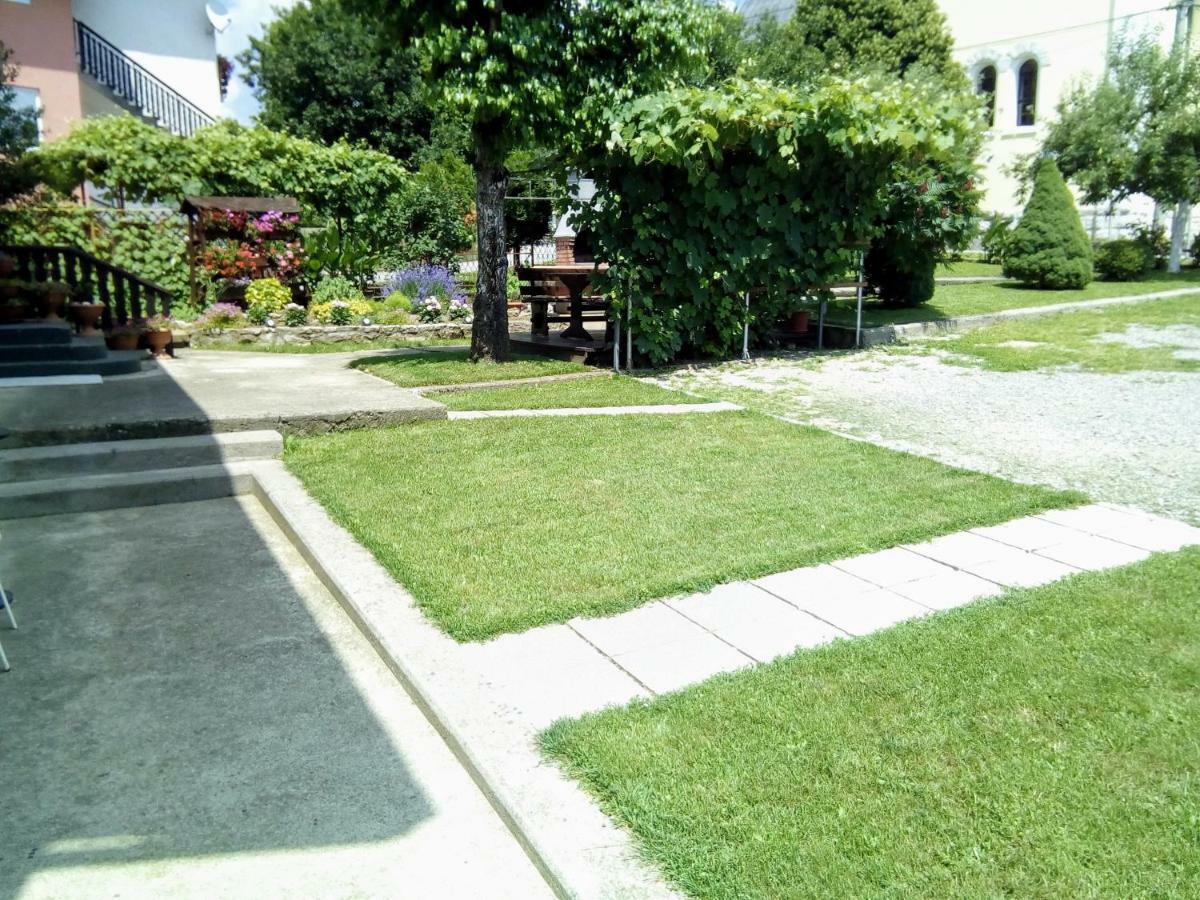 Guesthouse Pavlicic Dreznik Grad Bagian luar foto